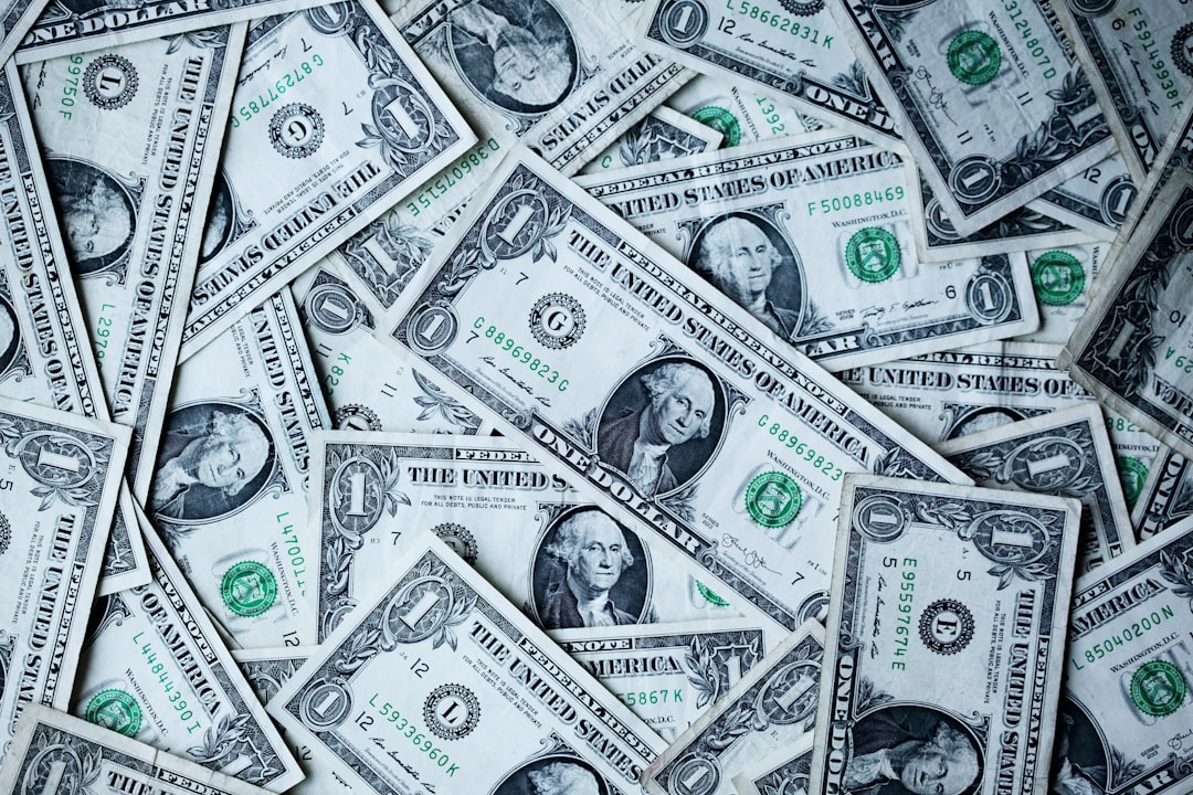 Professional traders analyzing Forex market institutional money flow charts and price action